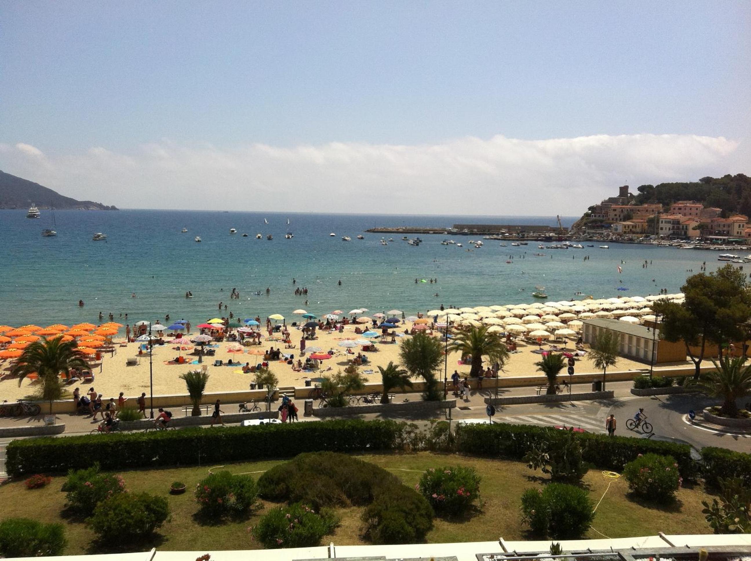 Suite with Sea View - Photo 11