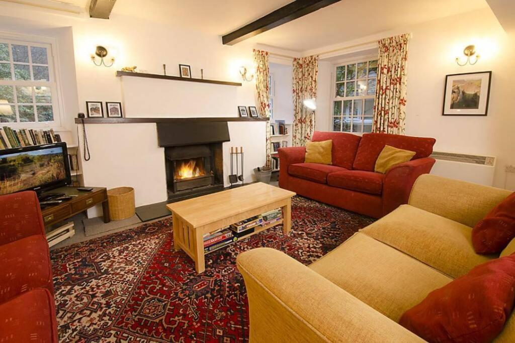 Three-Bedroom House photo 3