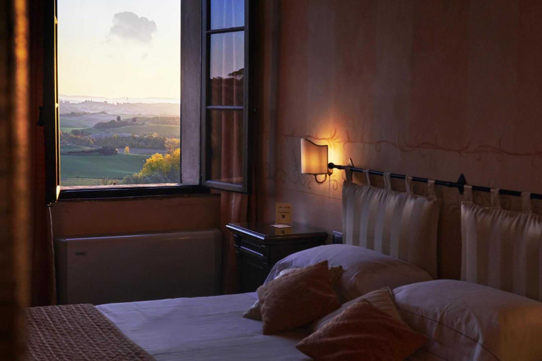 Deluxe Double or Twin Room - Photo 3
