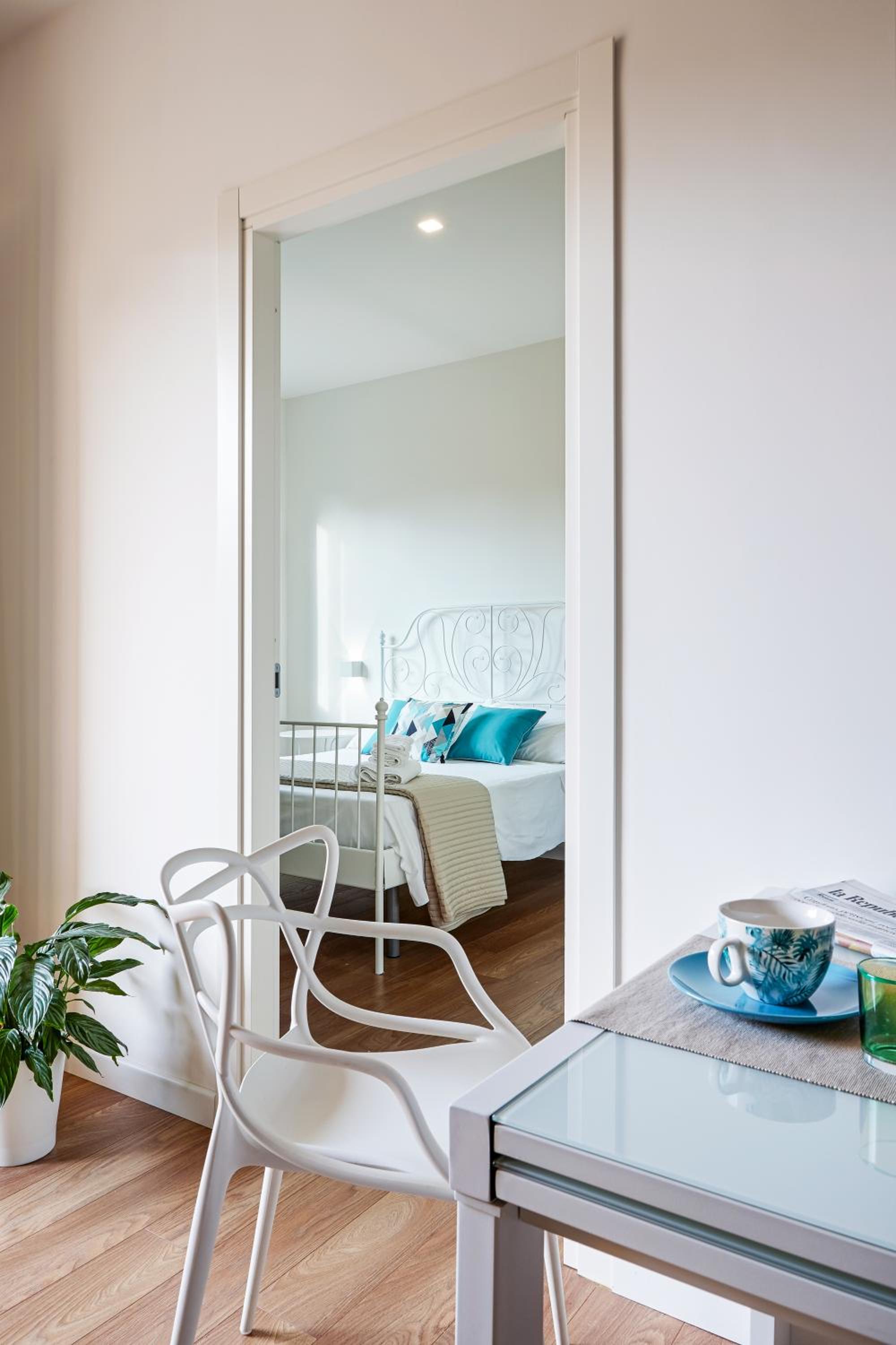 One-Bedroom Apartment photo 1