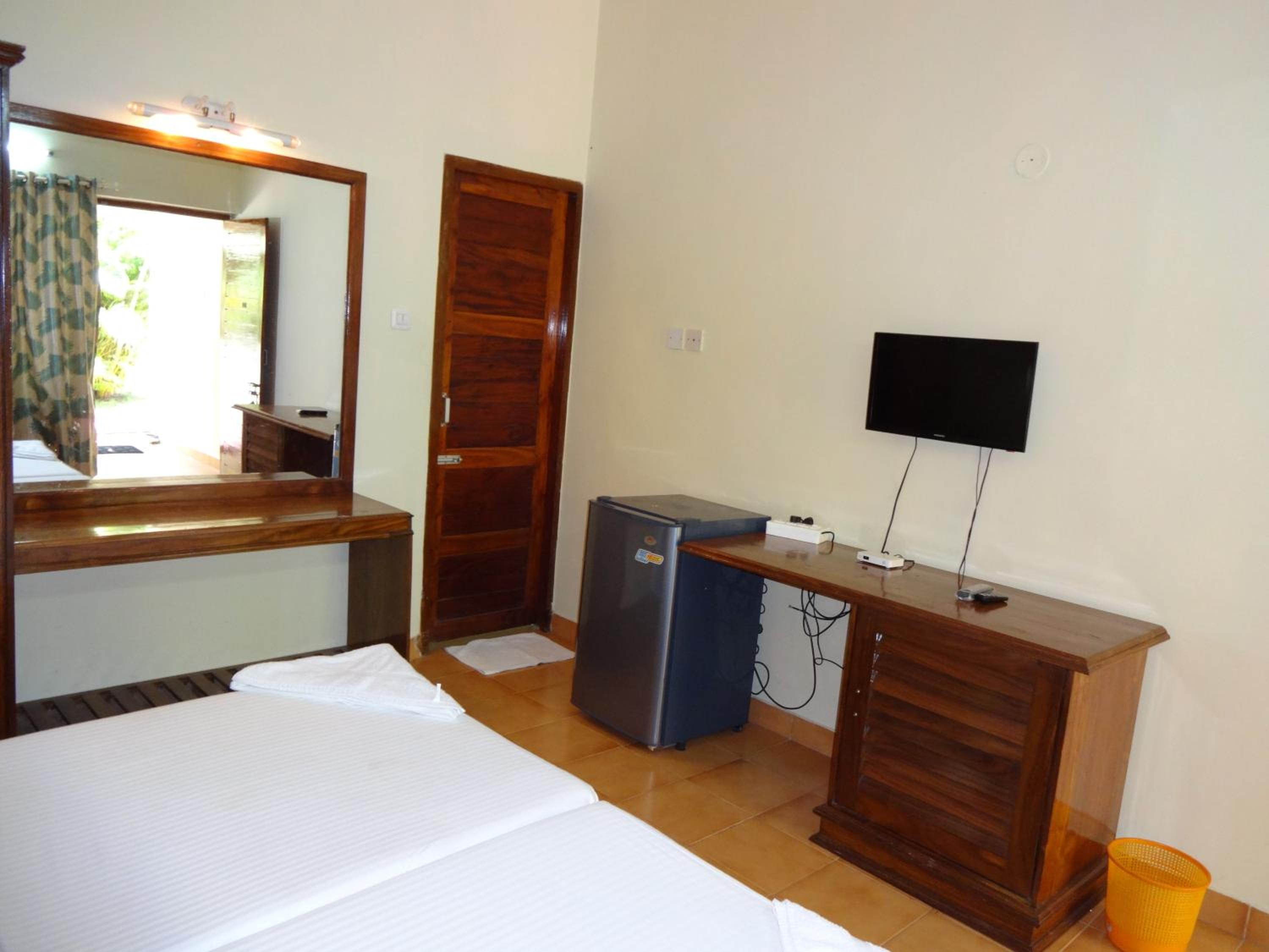 Standard Double or Twin Room - Photo 2