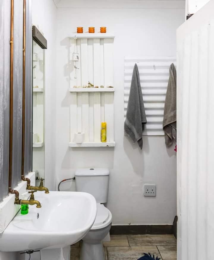 One-Bedroom Apartment - Photo 6