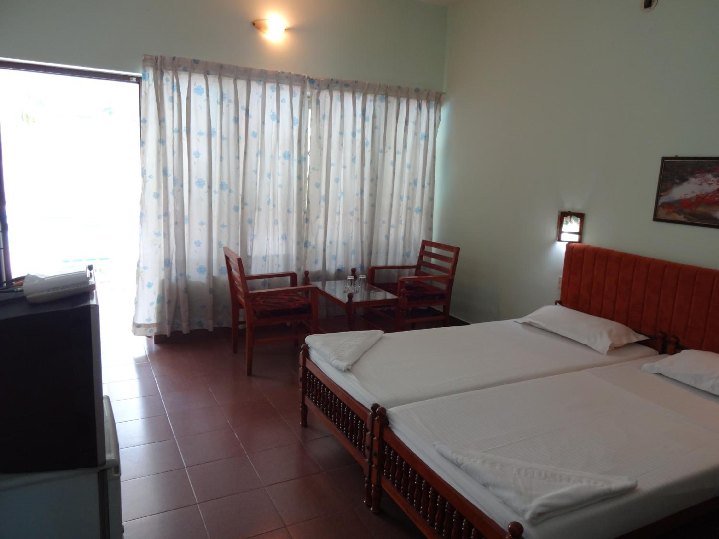 Standard Double or Twin Room with Fan - Photo 1
