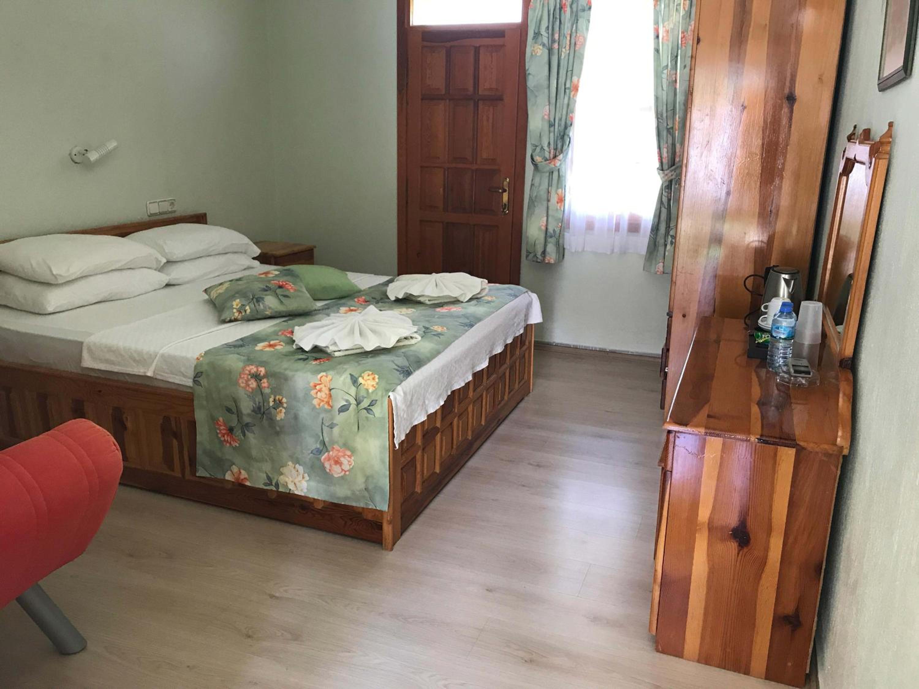 Economy Double Room photo 3