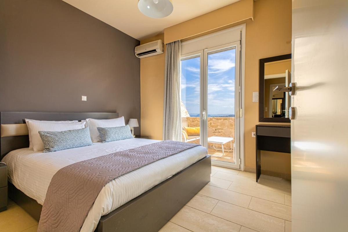 Three-Bedroom Villa photo 1