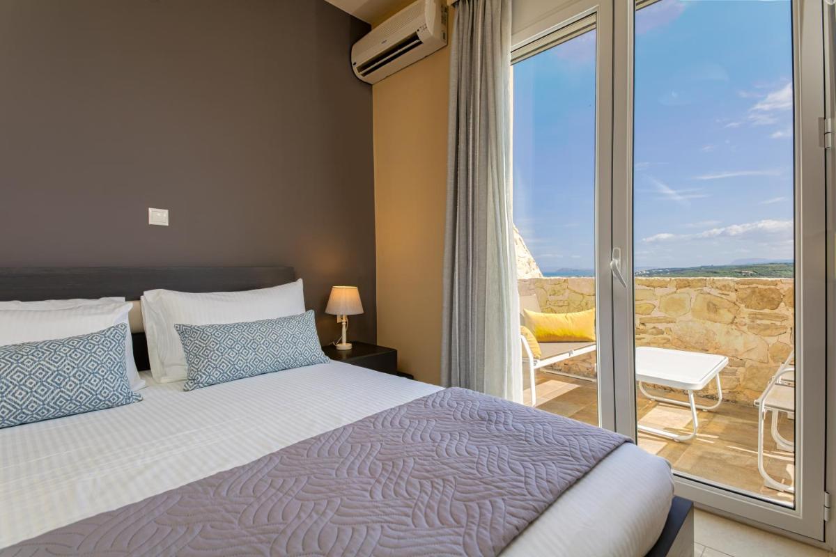 Three-Bedroom Villa photo 2