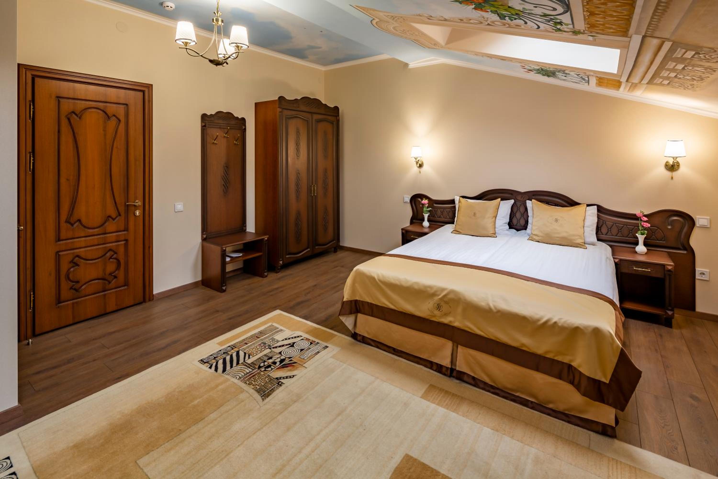 Standard Double or Twin Room photo 3