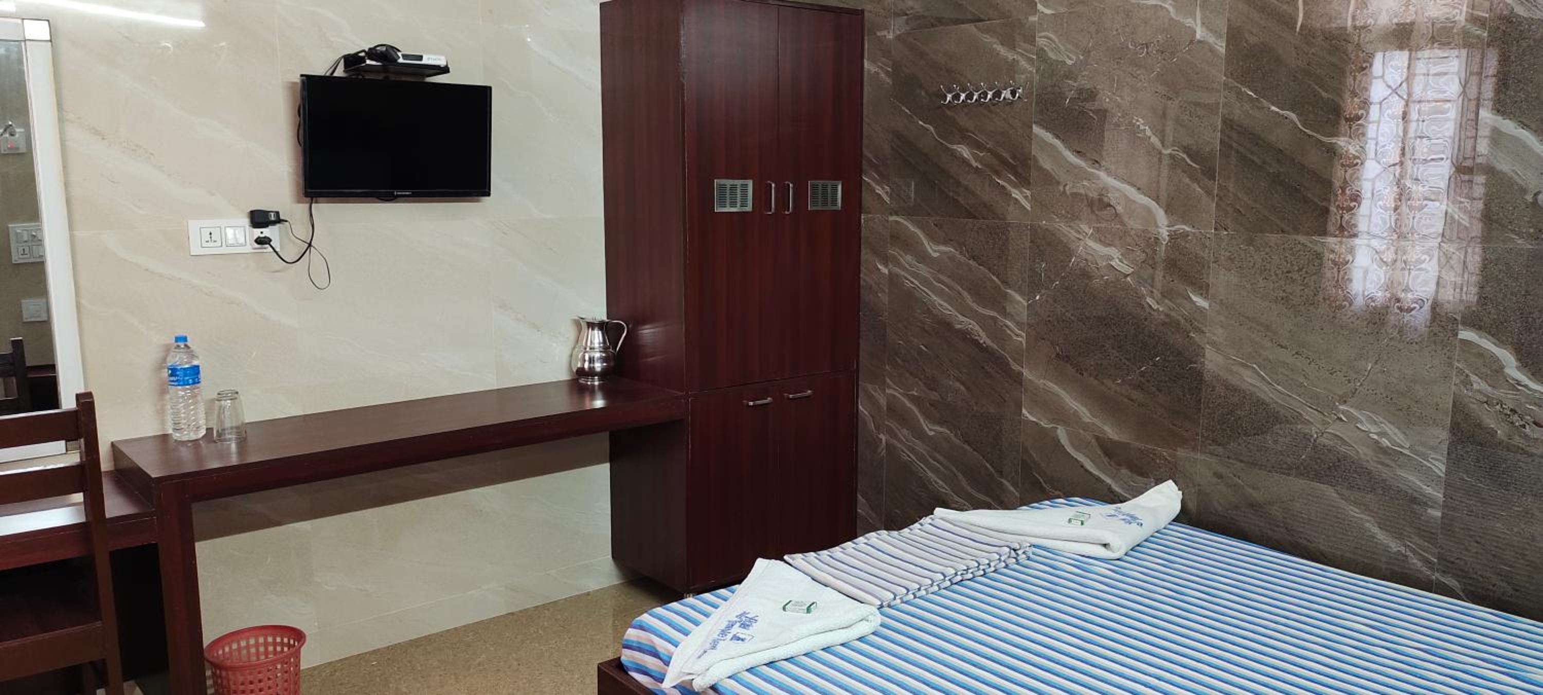 Standard Double Room - Photo 2