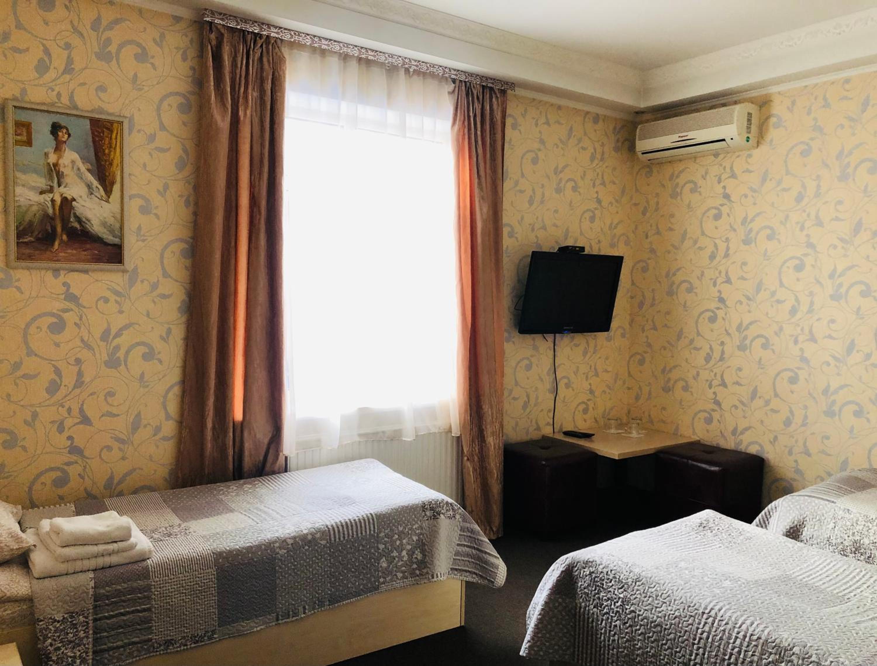 Triple Room with Private Bathroom