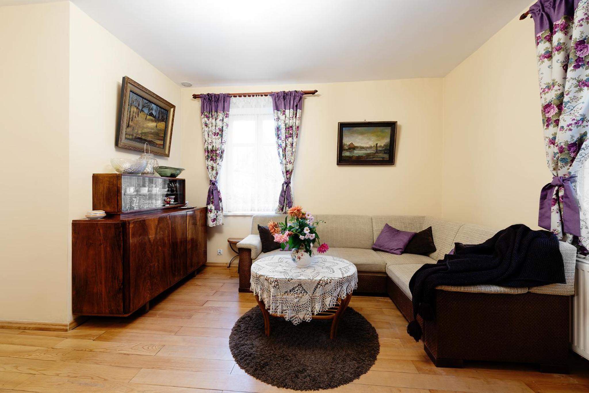 One-Bedroom Apartment - Photo 6