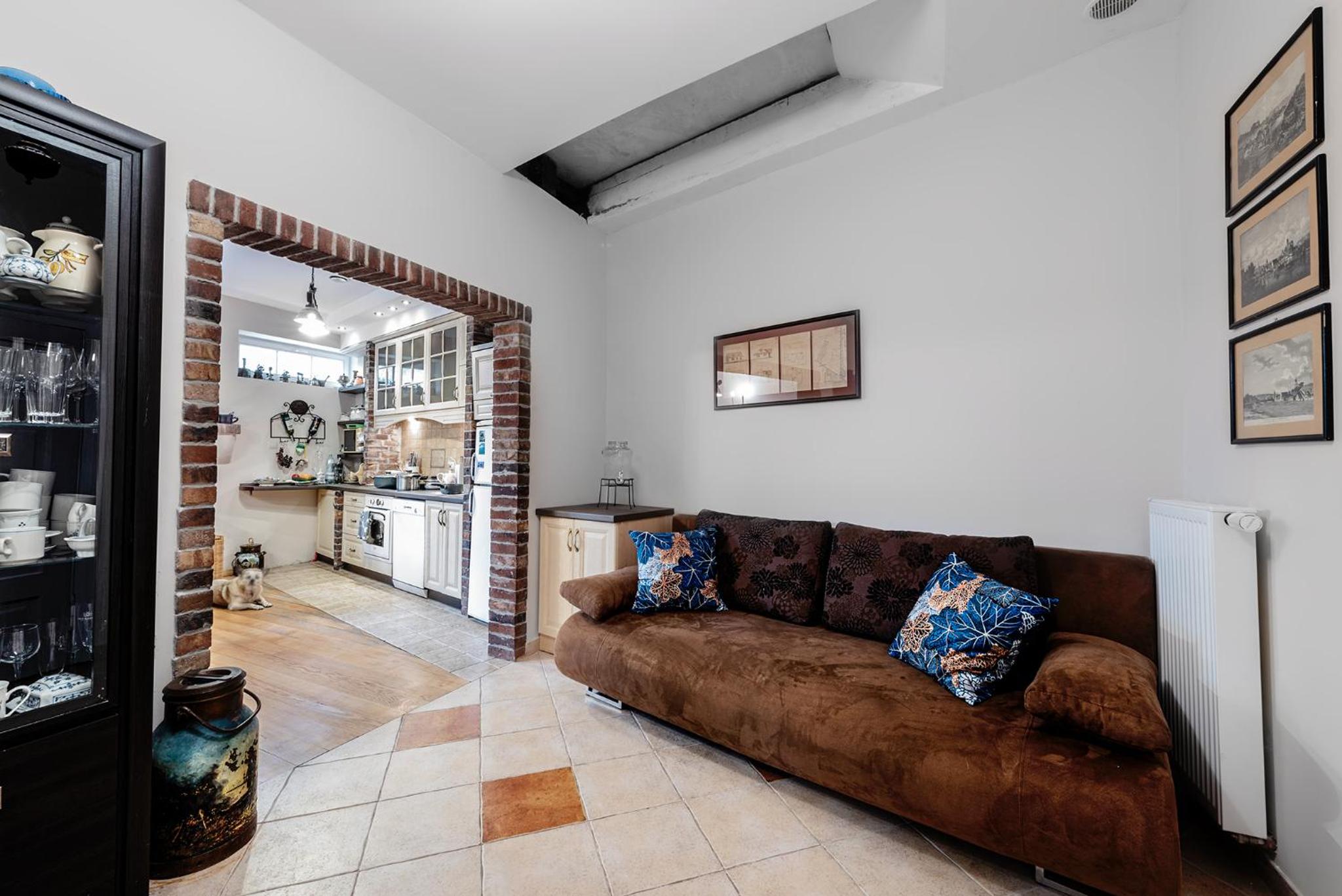 One-Bedroom Apartment - Photo 16