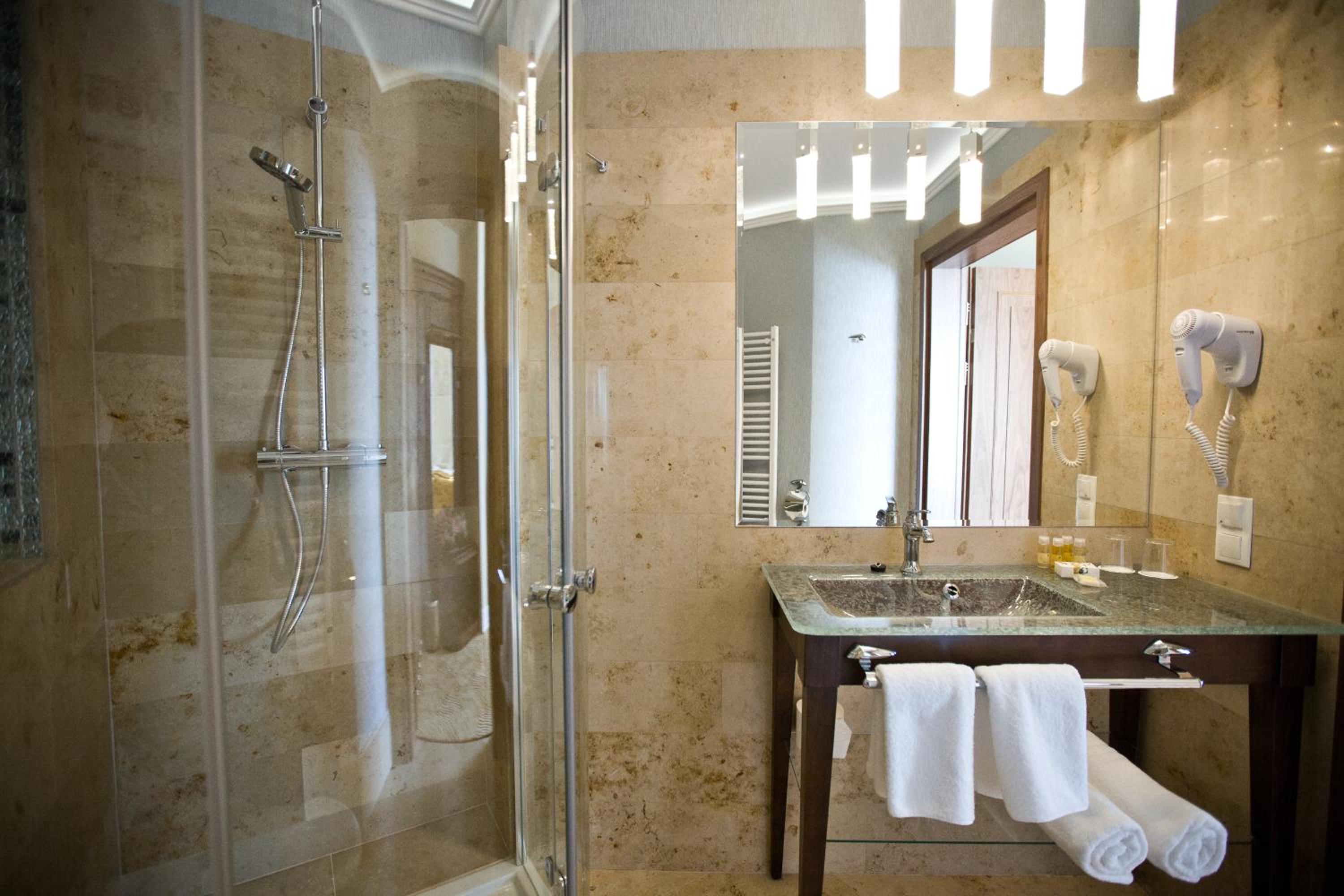 Double Room with Garden View - Photo 2