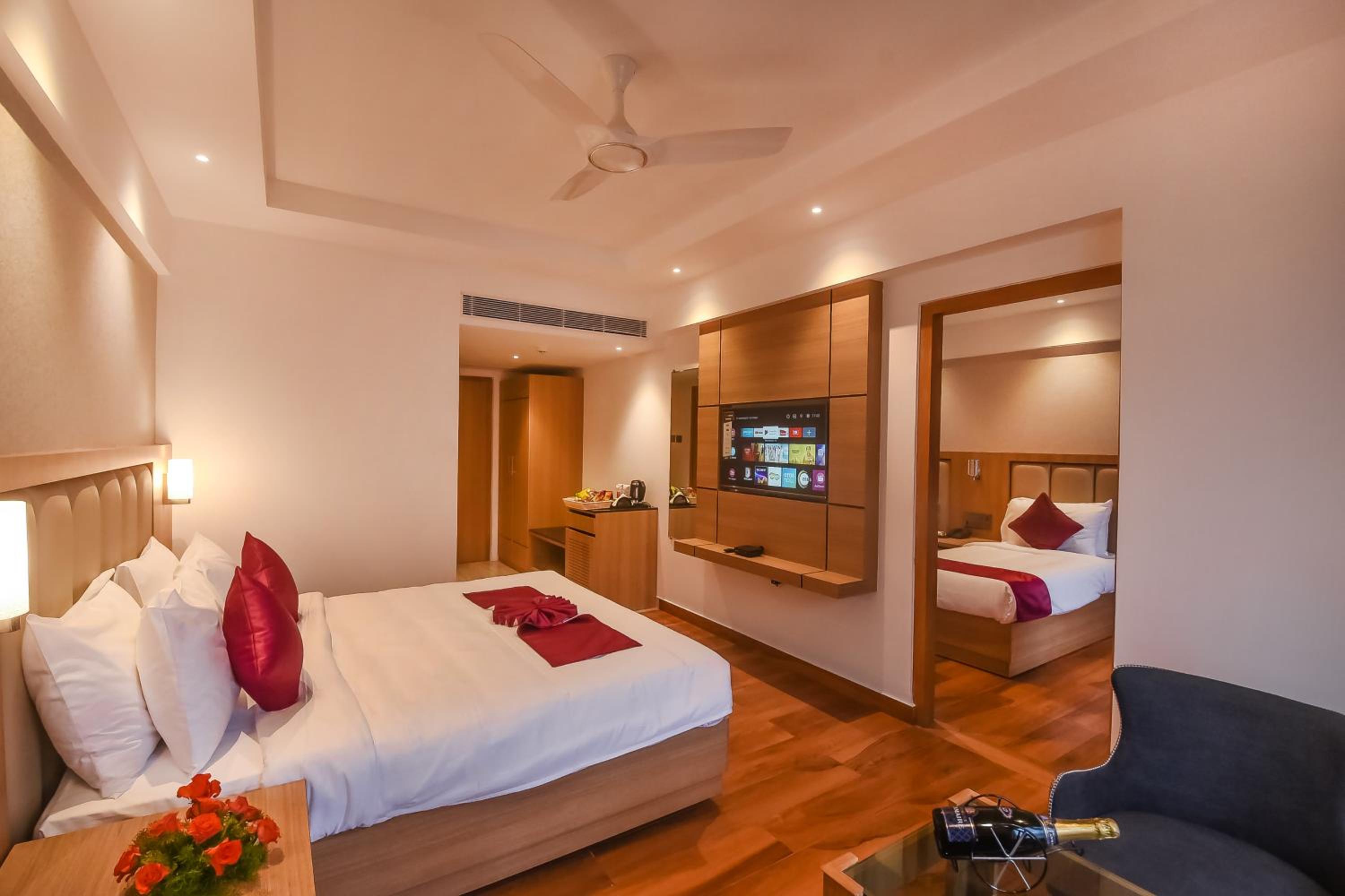 Deluxe Double or Twin Room photo 3