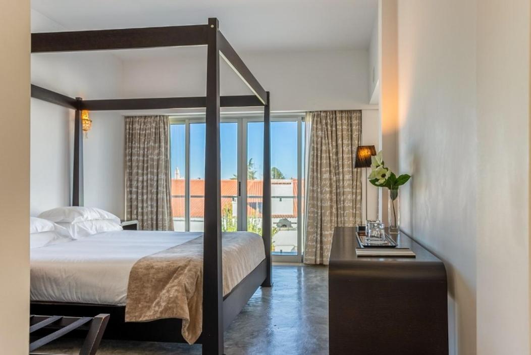 Suite with Pool View photo 3