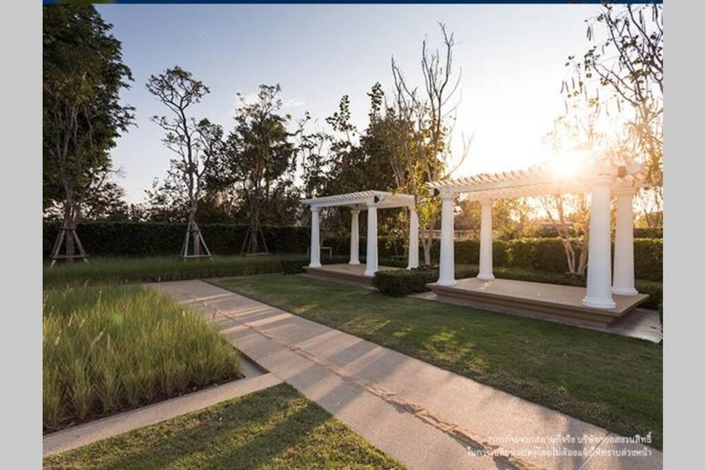 Three-Bedroom Villa - Photo 47