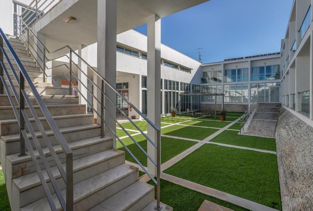 Twin Room - Disability Access photo 2