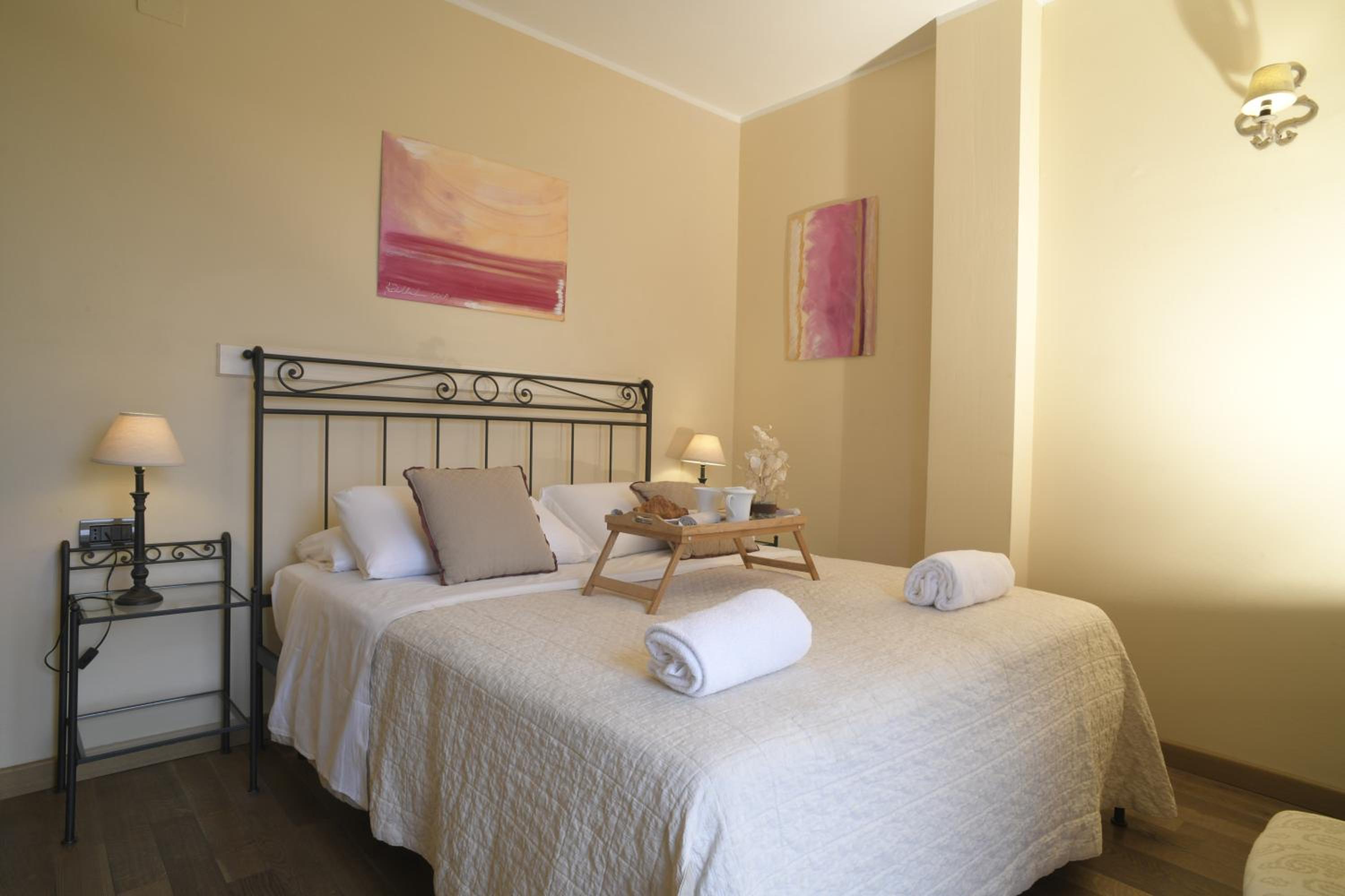 Deluxe Room - Photo 7