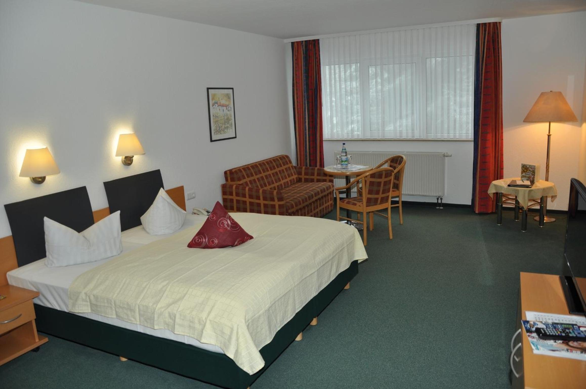 Quadruple Room - Photo 11