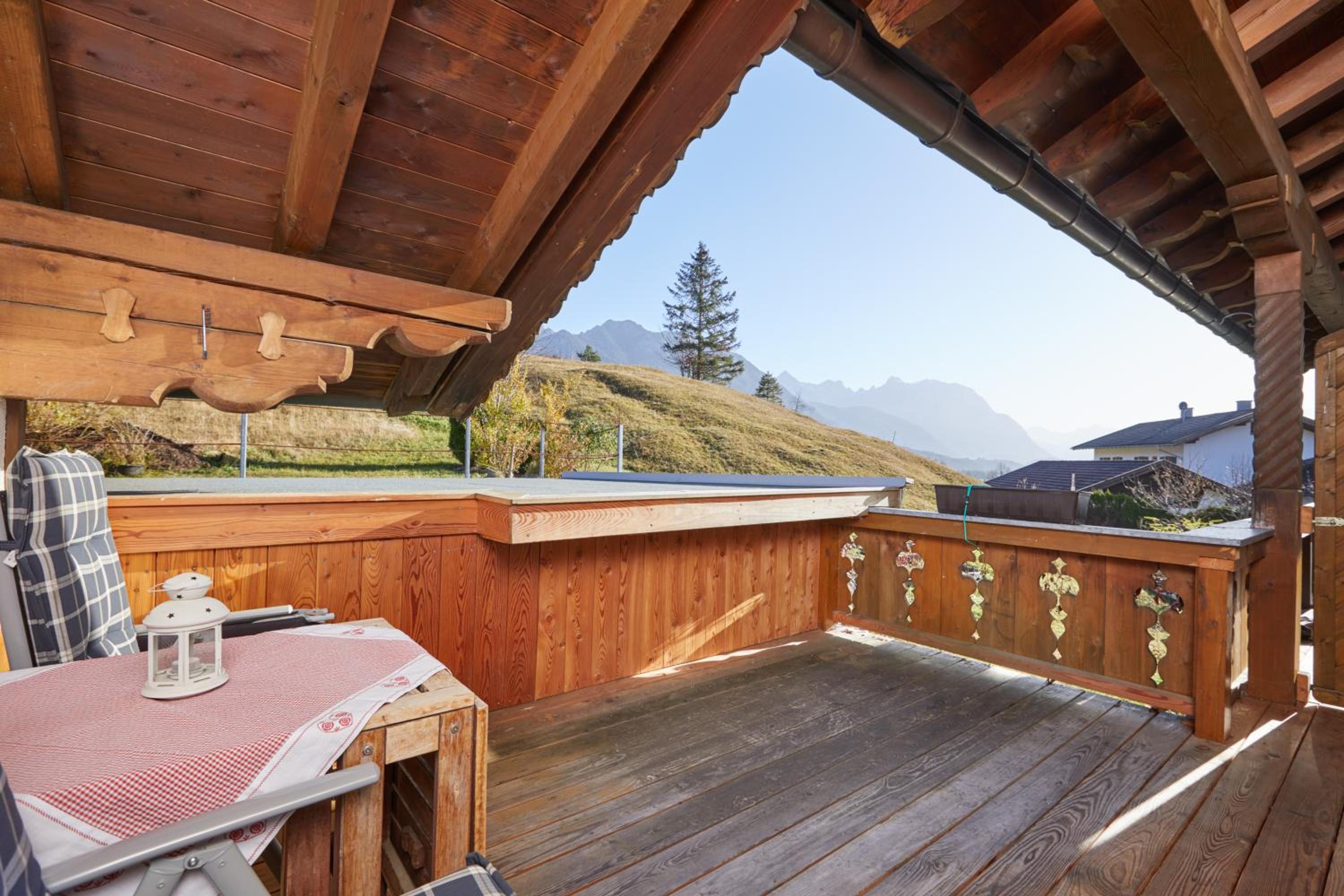 Apartment with Mountain View photo 2