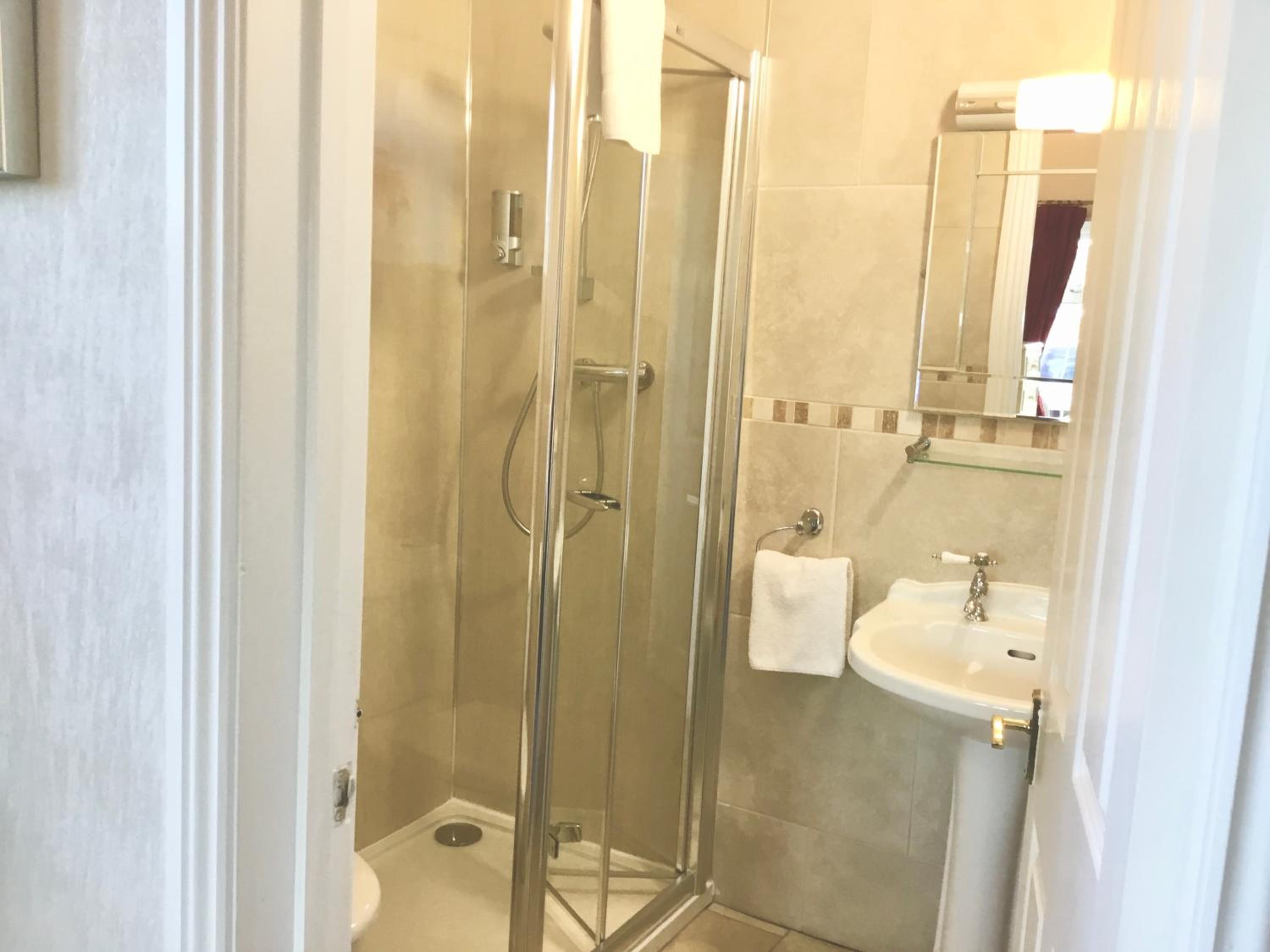 Room 1 - Photo 5