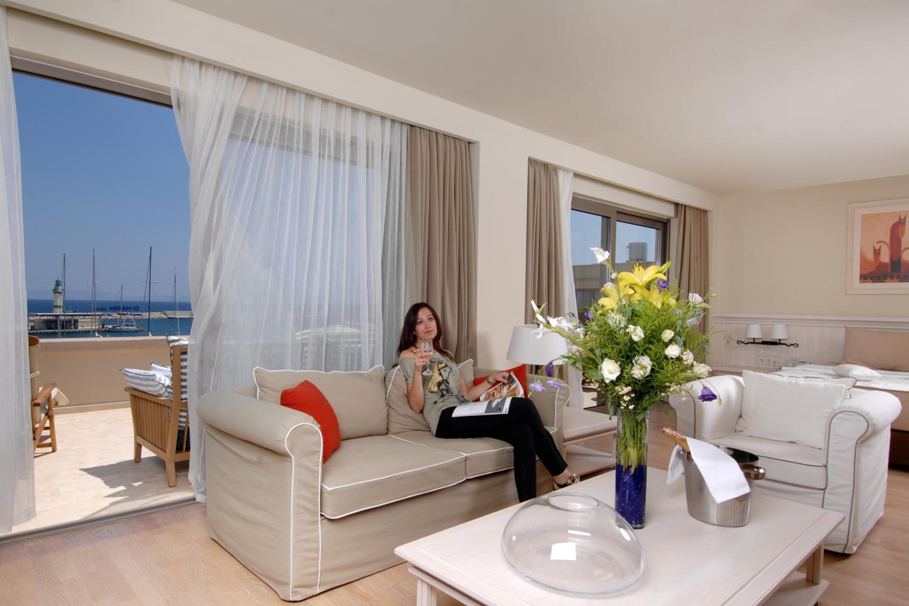 Deluxe King Room photo 2