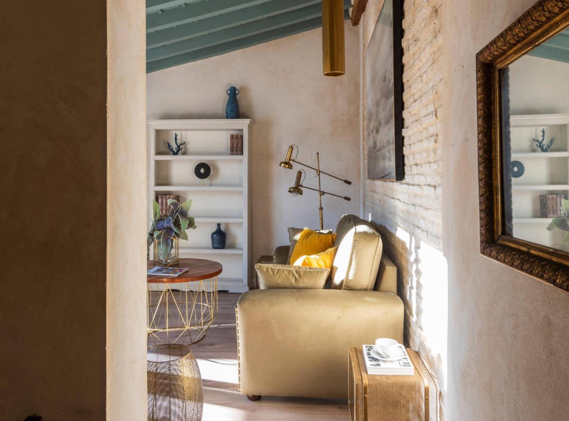 Penthouse Apartment with Terrace - Photo 7