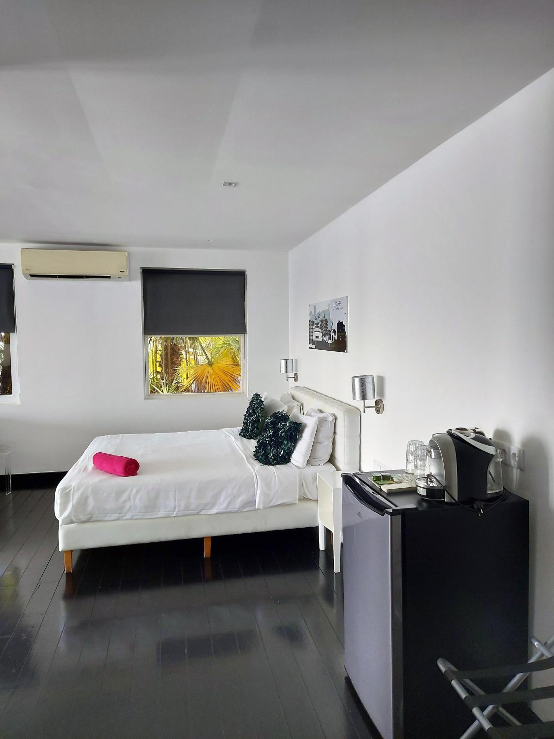 Junior Suite with Two King Beds Ocean Front  photo 2