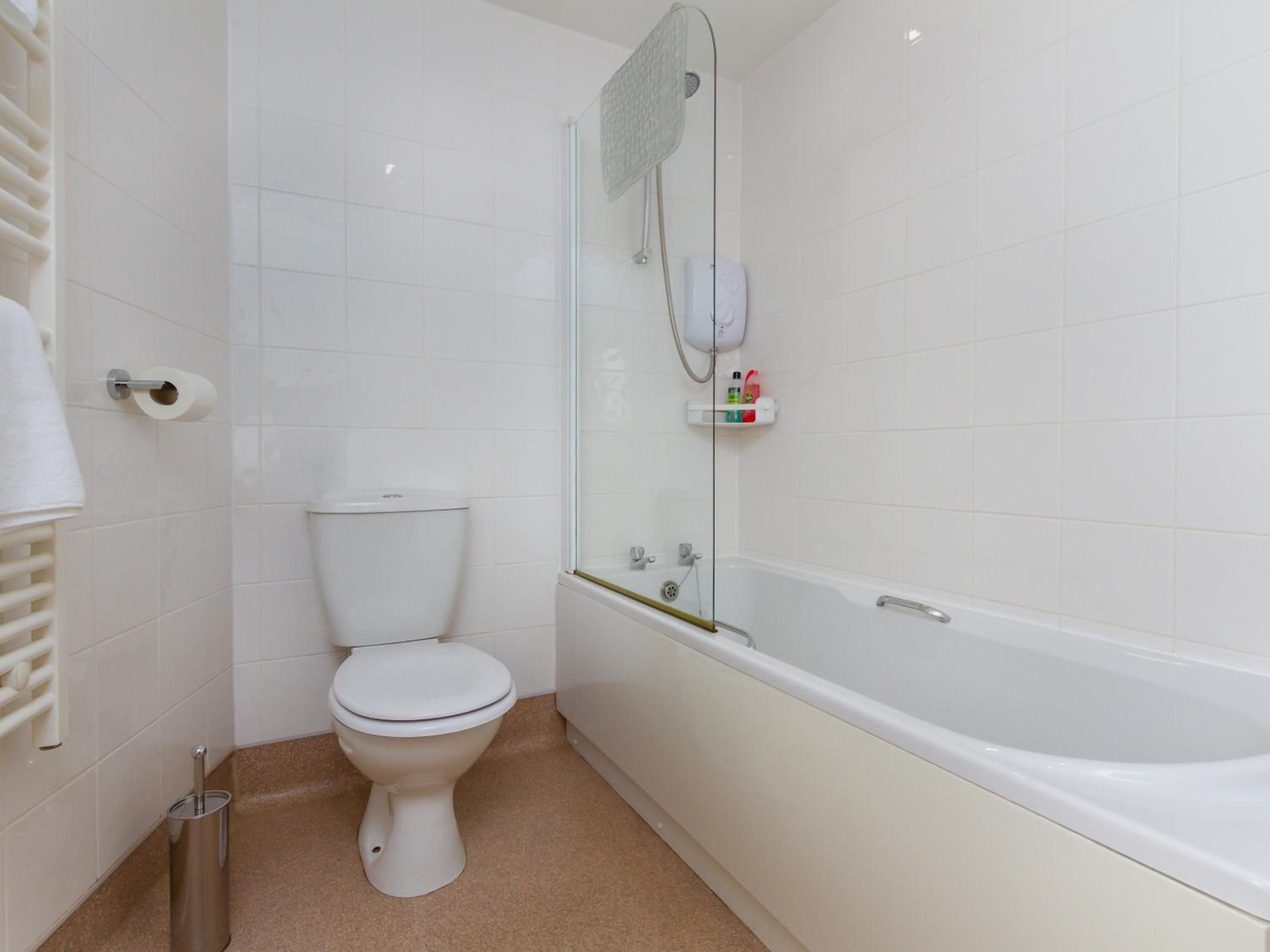 Double or Twin Room with Private Bathroom photo 3