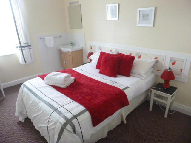 Double Room - Photo 17
