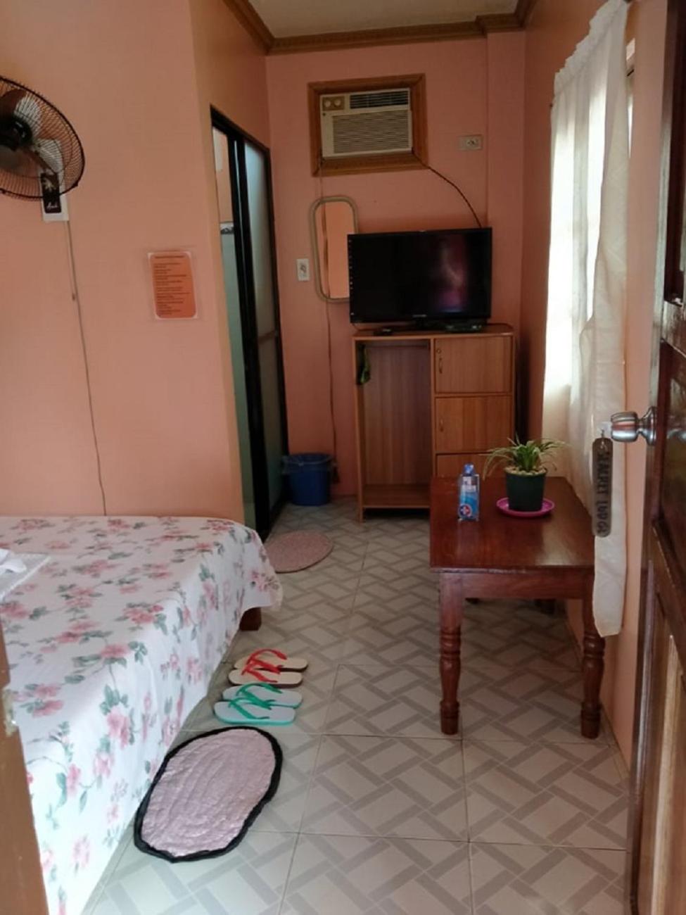 Standard Double Room with Fan photo 2