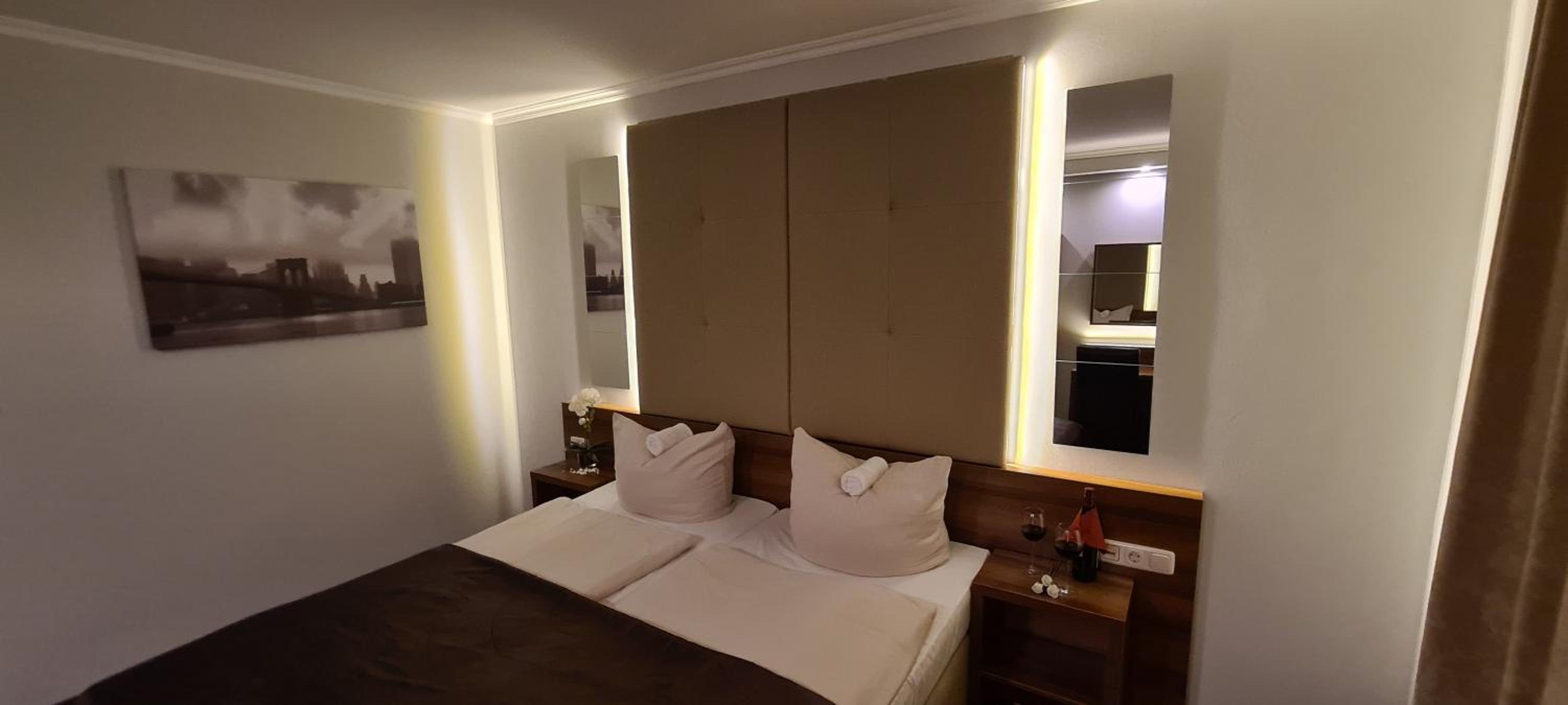 Double Room - Photo 11