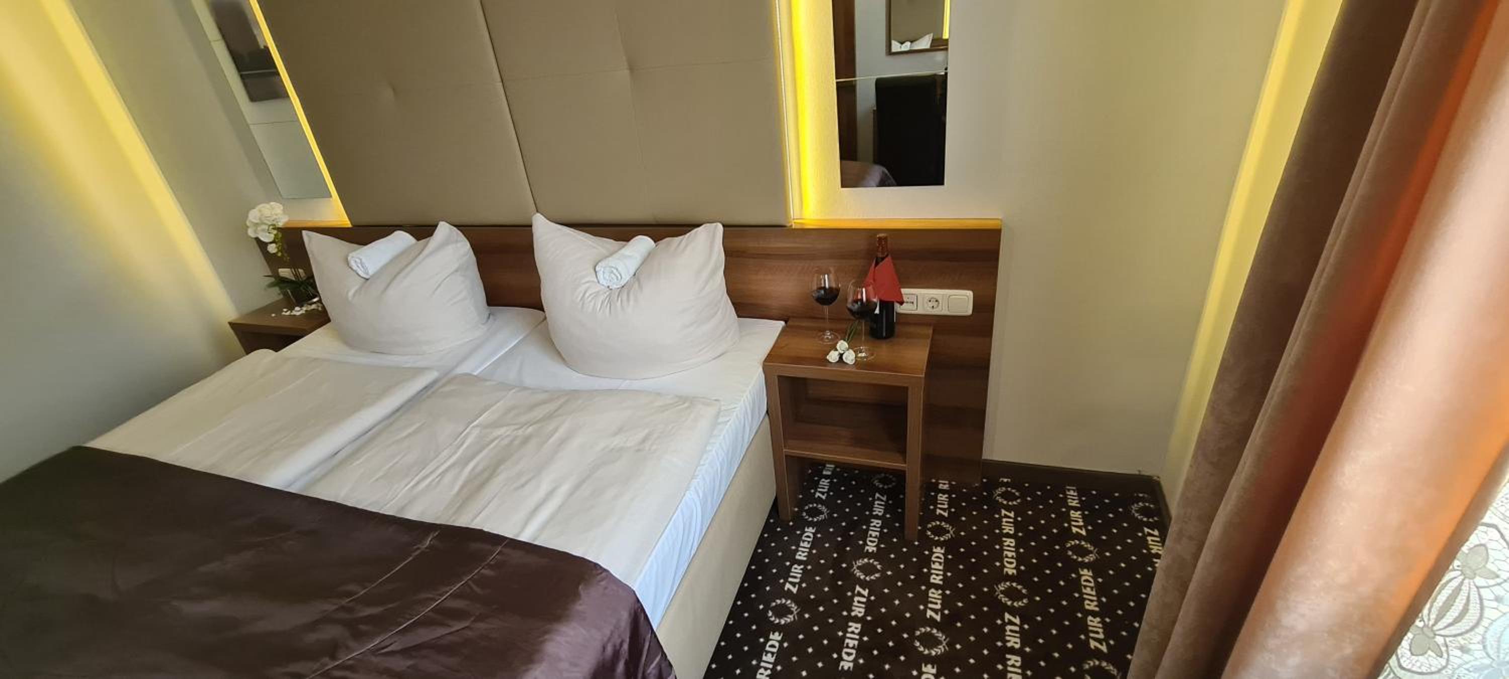 Double Room - Photo 7