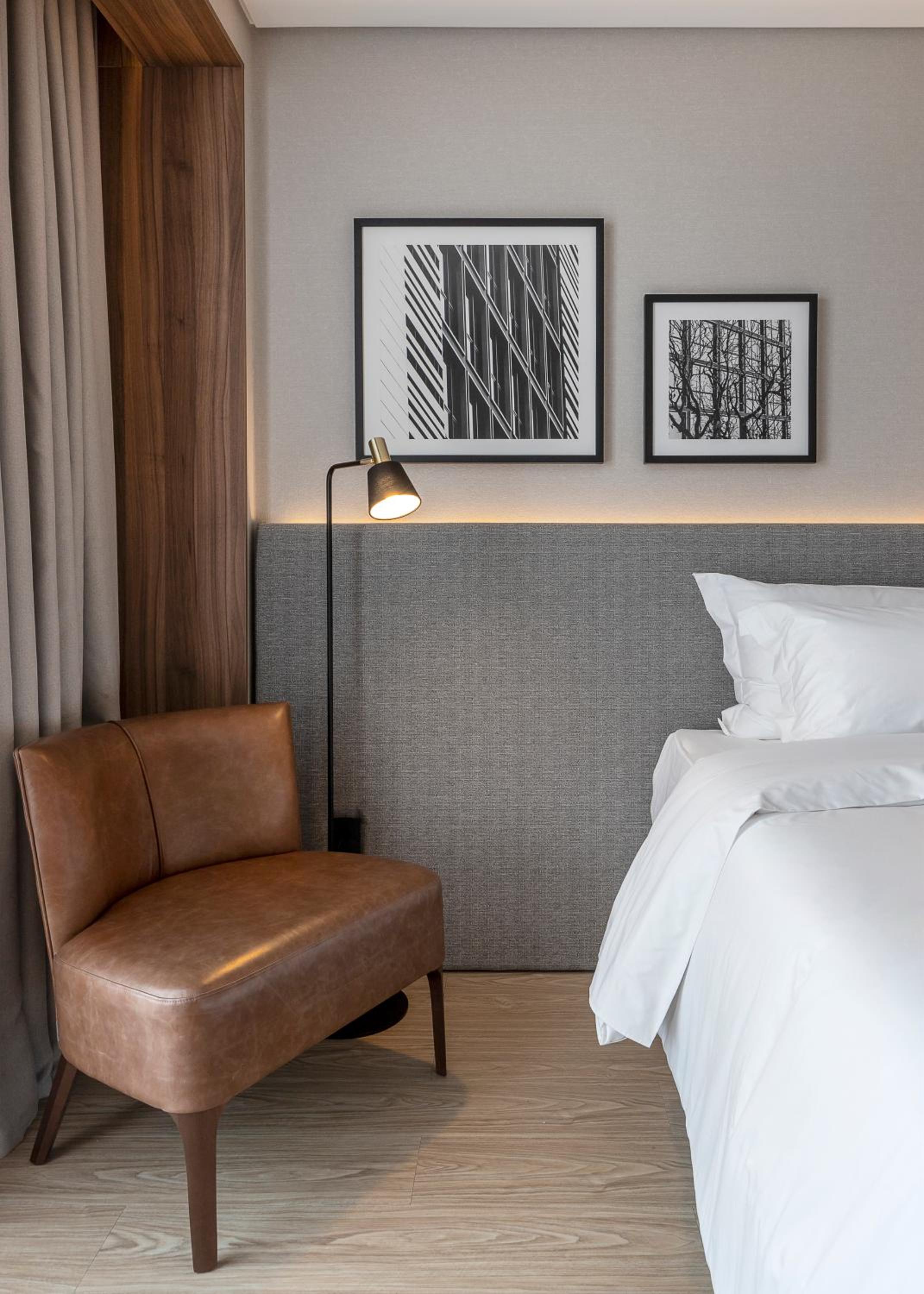 Superior Twin Room with Partial Sea View - Photo 2