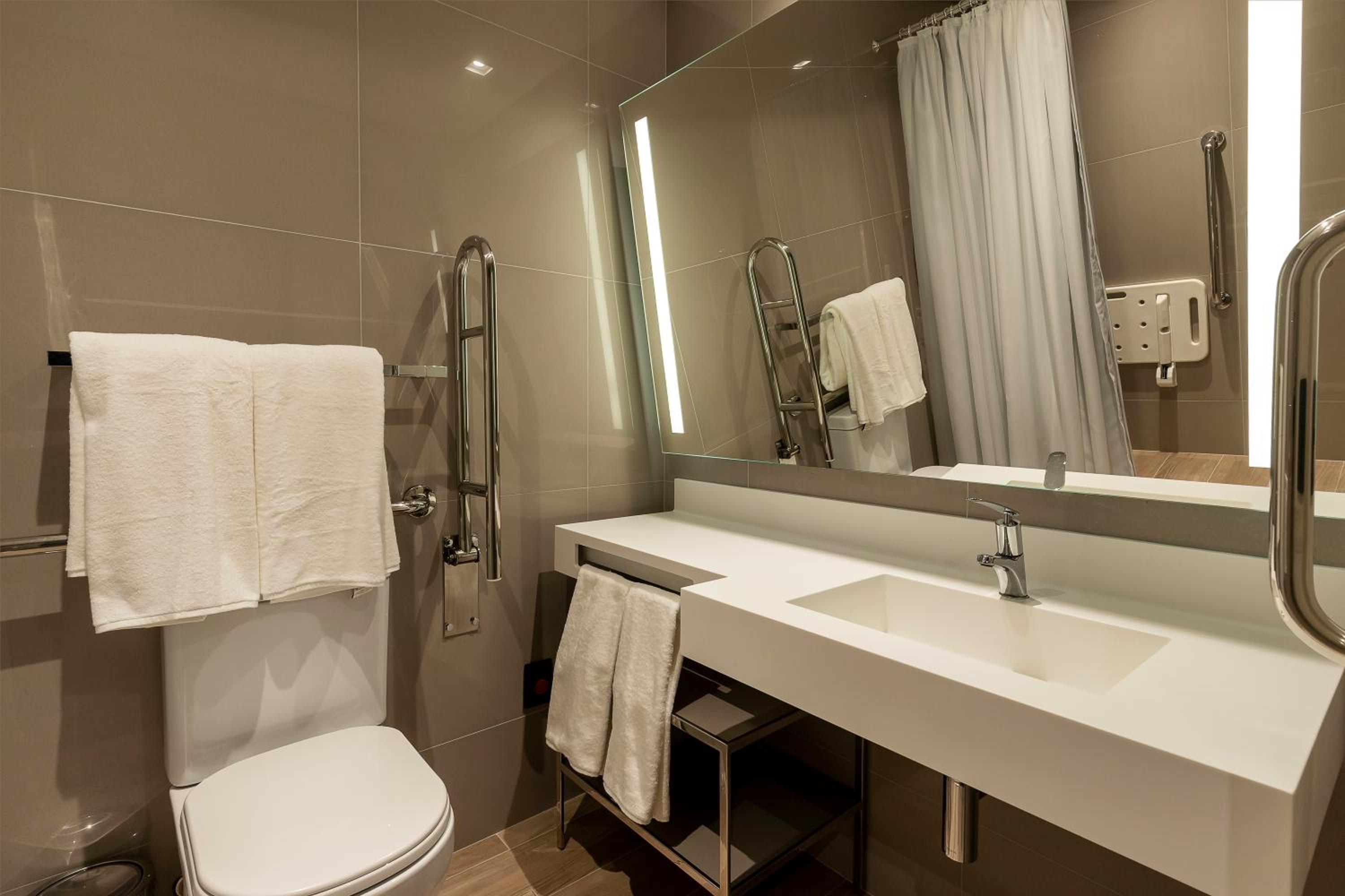 Superior Double Room - Disability Access - Photo 4