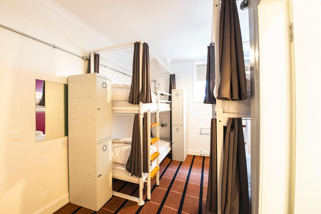Quadruple Room Ensuite - Photo 3