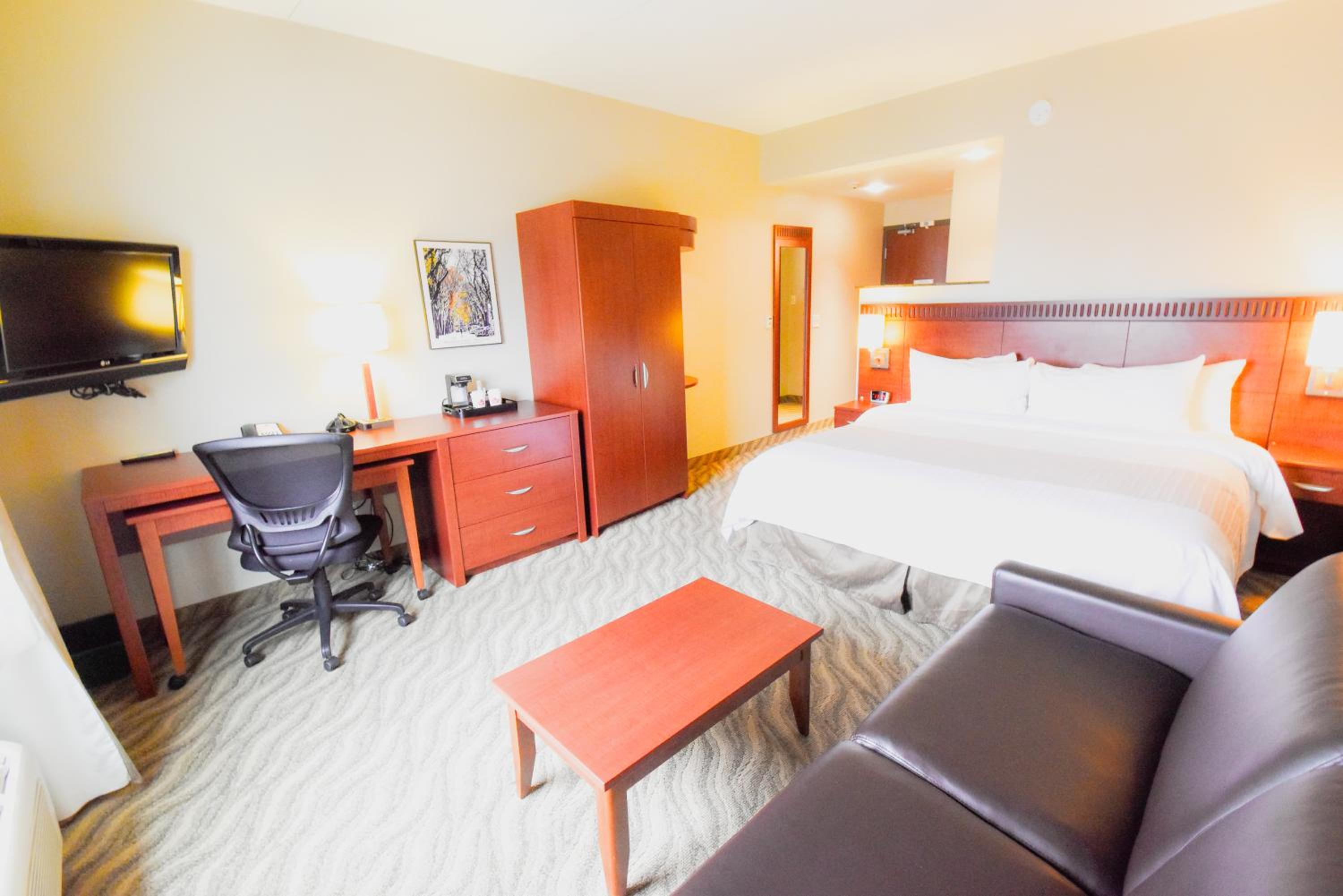 Deluxe King Room - Photo 1