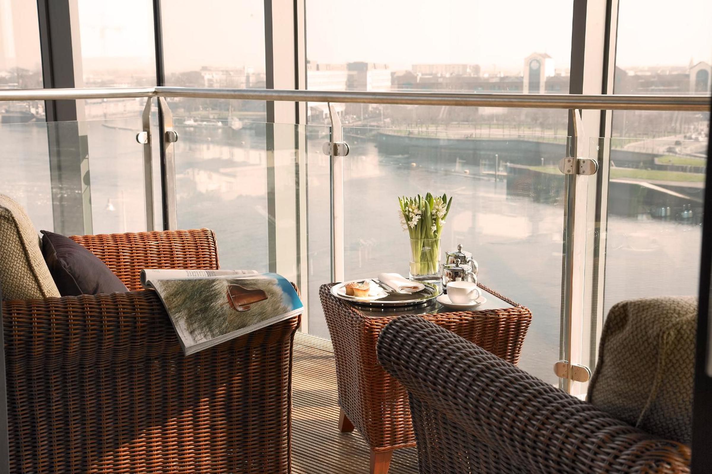 Junior Suite with Balcony - Photo 8