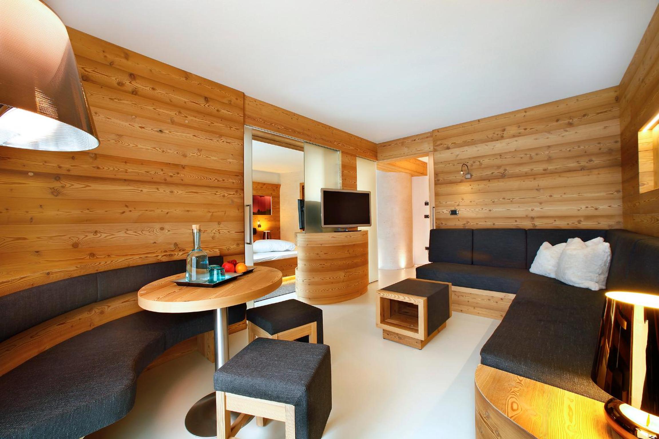 Suite with Mountain View photo 3
