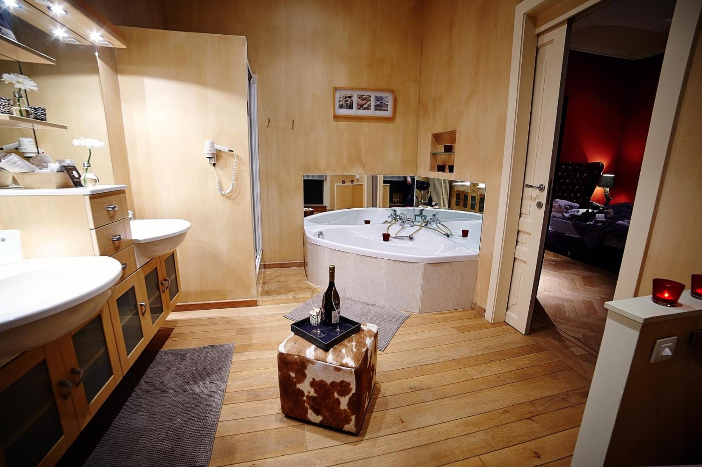 Deluxe Suite photo 2