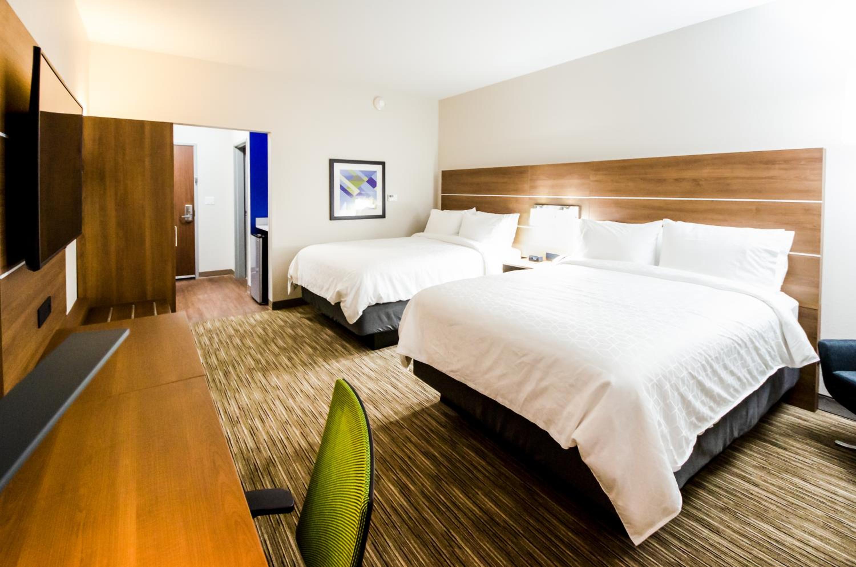 Queen Room with Two Queen Beds - Hearing Accessible/Non-Smoking