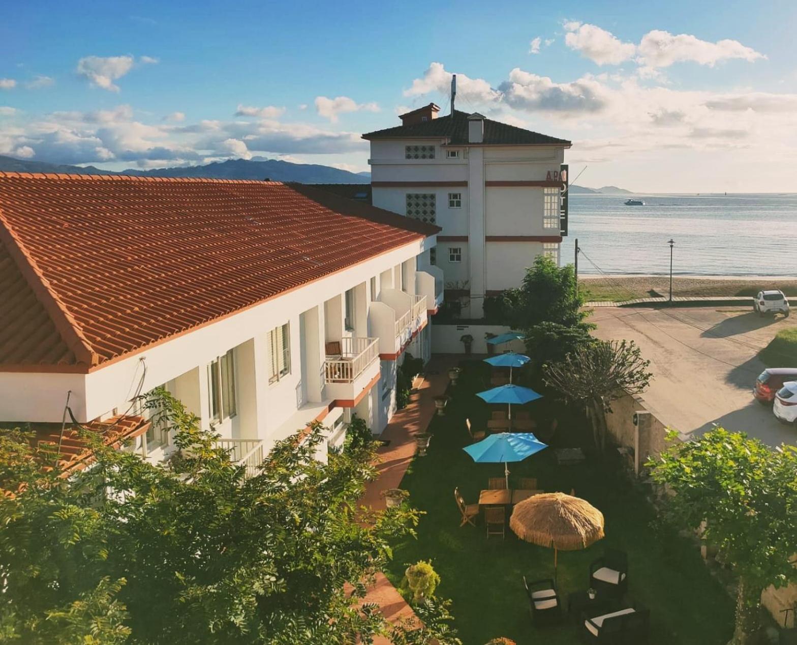 Two-Bedroom Apartment with Terrace and Sea Views photo 2