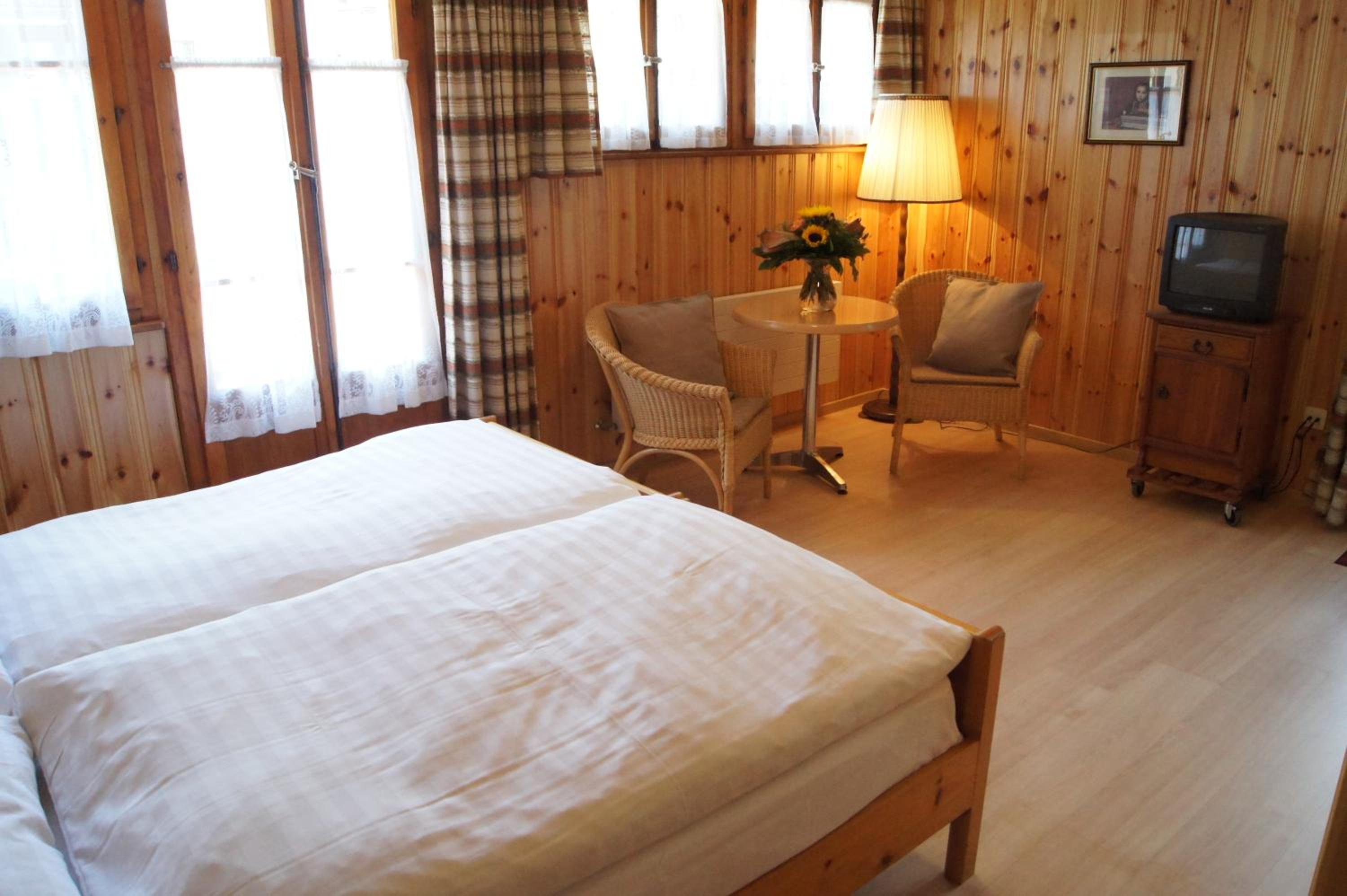 Double or Twin Room - Photo 11