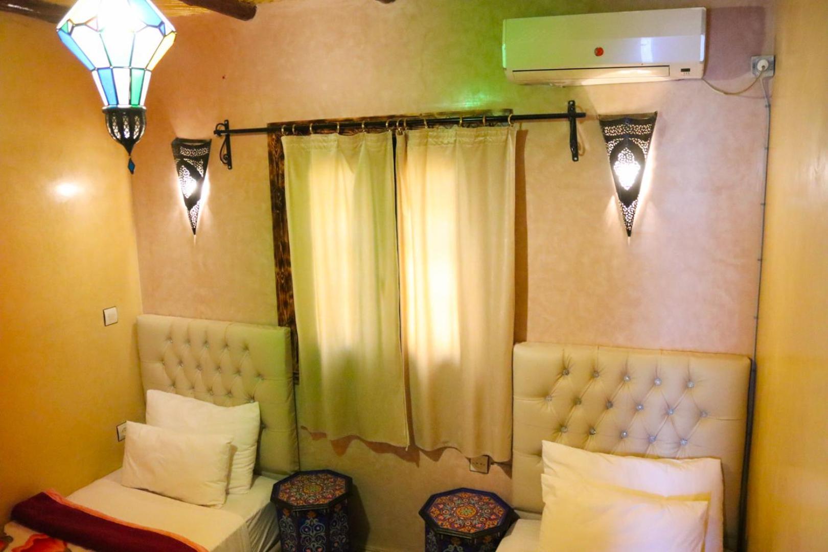 Quadruple Room with Bathroom - Photo 3
