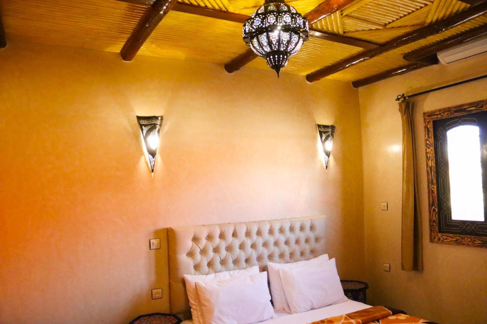 Quadruple Room with Bathroom - Photo 1