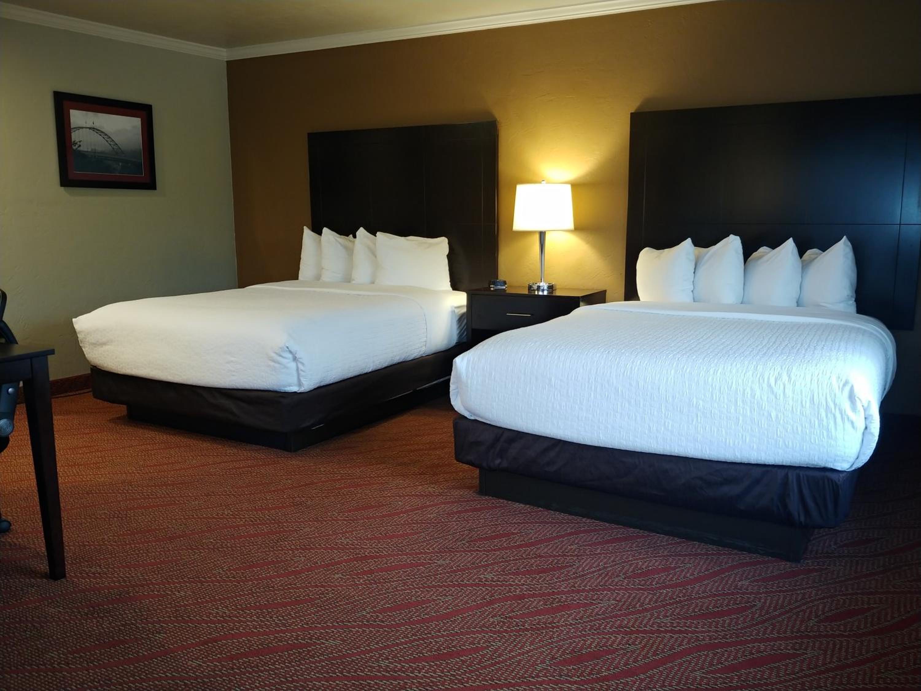 Queen Room with Two Queen Beds and Sofa Bed - Photo 2