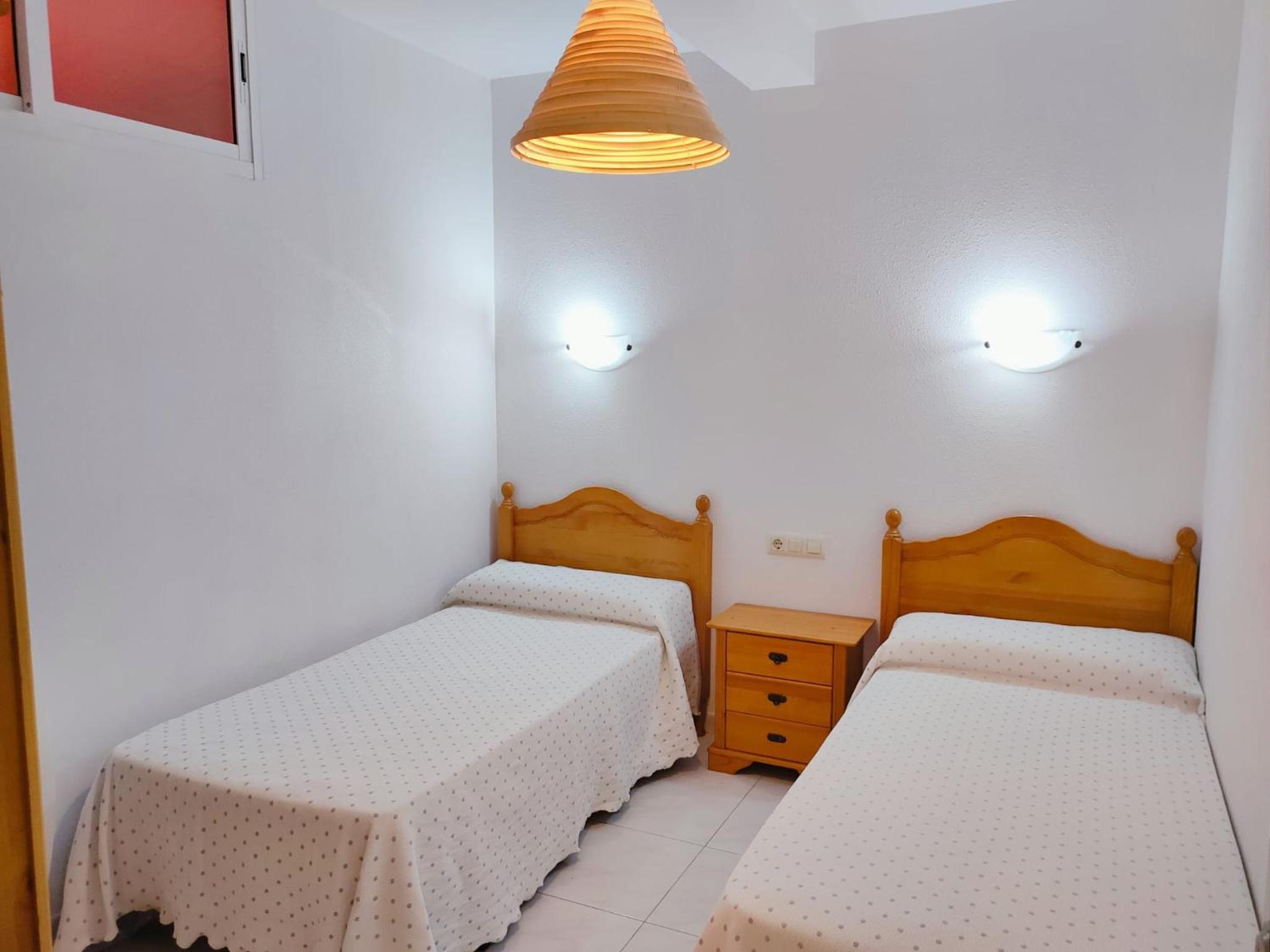 Apartamento de Dos Dormitorios con Vista al Jardín