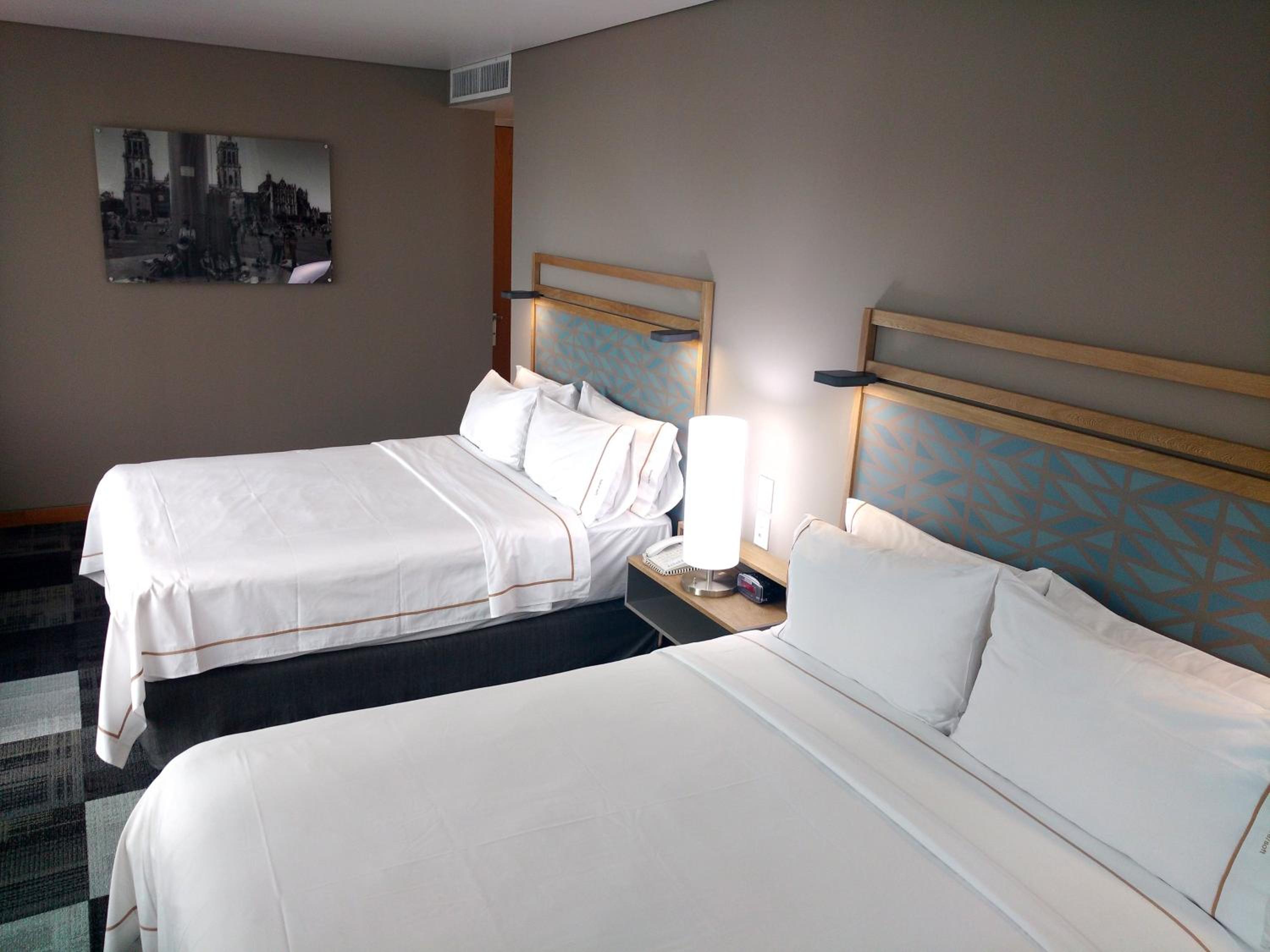 Standard Double Room with Two Double Beds thumbnail 5