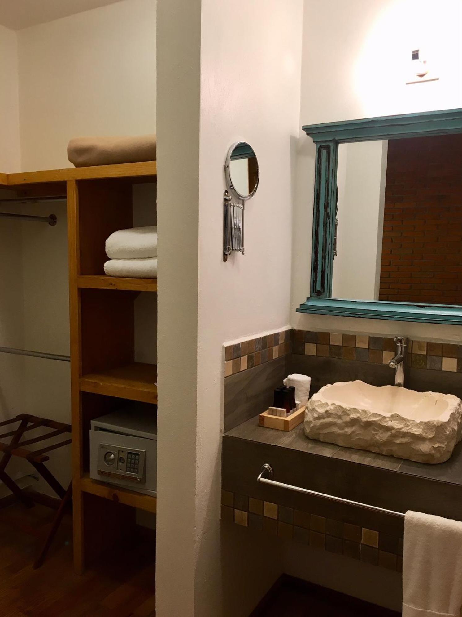 Double Room with Two Double Beds photo 3