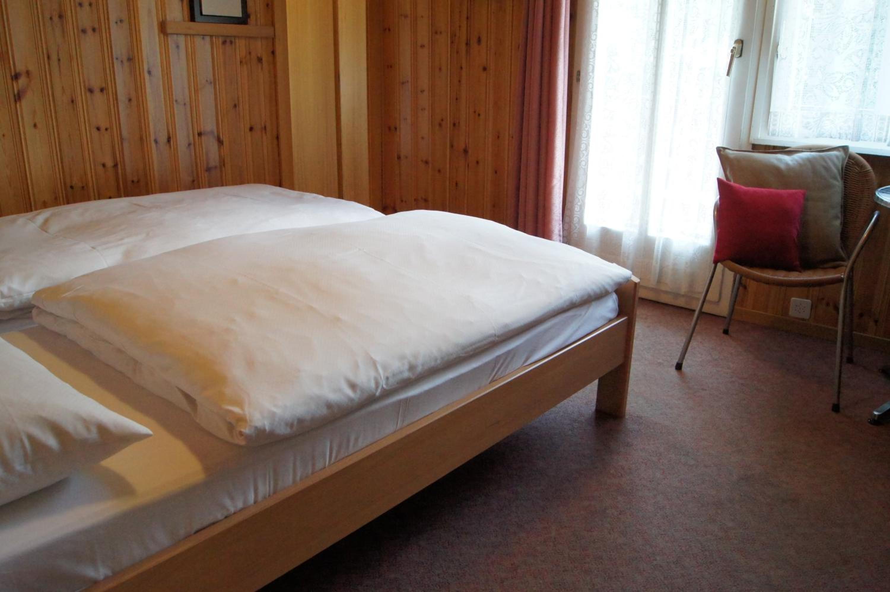 Budget Double Room - Photo 4