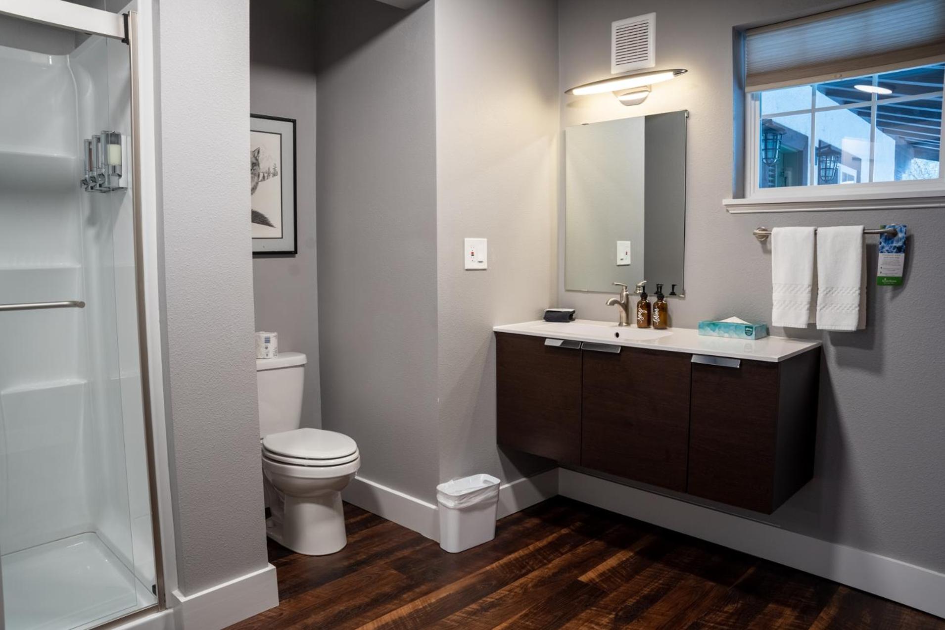 Three-Bedroom Suite photo 2